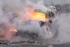 O maşină a luat foc în Piaţa Victoriei 18387042