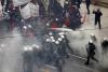 Lupte de stradă în Grecia: Mii de oameni protestează în Atena 18414843