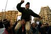 Armata către Mubarak: "Nu vrem să sfârşeşti ca Ceauşescu. Pleacă în pace!" 18419407