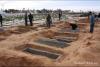 Plaja din Tripoli a ajuns cimitir pentru victimele lui Gadafi 18422700