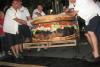 Recorduri bizare: cel mai mare hamburger din lume are 352 de kilograme 421889