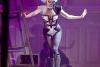 Lady Gaga a revoltat asociaţiile pentru persoane cu handicap, apărând pe scenă într-un scaun cu rotile (Video) 594196