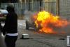 Noi violenţe de stradă în Londra. Gloata violentă a incendiat maşini şi a jefuit magazine (VIDEO) 973047