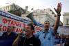 Atena protestează: Transportul în comun nu mai există, iar funcţionarii ameninţă că vor "ocupa" sediile municipale 1740629
