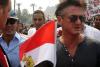 Actorul american Sean Penn a protestat alături de miile de egipteni în Piaţa Tahrir 1804312
