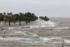 Uraganul Isaac a lovit Louisiana. Urmează New Orleans, la exact 7 ani de când Katrina a devastat regiunea - Vezi imagini din satelit 16760665