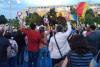 Peste 2.000 de persoane protestează în Piața Victoriei 18616163