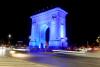 GALERIE FOTO Arcul de Triumf a fost luminat în albastru pentru a marca Ziua Internaţională de Conştientizare a Autismului 18655731