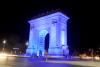 GALERIE FOTO Arcul de Triumf a fost luminat în albastru pentru a marca Ziua Internaţională de Conştientizare a Autismului 18655732