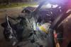 Accident în Hunedoara. Doi șoferi băuți au fost răniți, după ce maşinile lor s-au ciocnit pe un drum județean 18803804