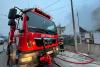 Intervenție dificilă a pompierilor din Tulcea. Incendiu la un garaj cu posibilitatea de propagare la două locuințe 18817058