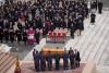 Funeraliile papei emerit Benedict al XVI-lea s-au încheiat. La slujba de înmormântare au fost prezenți circa 200.000 de credincioși 18818732