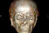 "Băiatul de aur" mumificat, un adolescent mort acum 2.300 de ani în Egipt, acoperit cu 49 de amulete prețioase 18822120