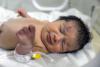 Mii de persoane vor să adopte fetița care s-a născut sub dărâmături în Siria 18824943