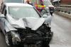 Accident grav în Suceava. Au intrat cu mașina într-un parapet. Două persoane au fost rănite 18826276