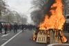 Peste 170 de protestatari violenţi, reţinuţi în Franţa. Manifestanții au atacat forțele de ordine 18831313