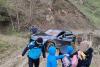 Un bucureștean cu Porsche a fost „păcălit” de Waze și s-a împotmolit în noroi pe un drum din Buzău. A fost nevoie de intervenția unui tractor 18835140