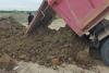 Camioane care descărcau ilegal deșeuri în Sectorul 5, confiscate de autorități FOTO și VIDEO 18839475
