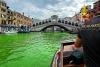 O parte din apa din canalul central al Veneției a devenit verde fluorescentă 18841916