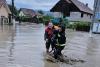 Inundații de proporții în 9 județe. 30 de localități grav afectate. Sute de case, curți și străzi sub ape 18844361