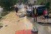 Drum rupt de viitură în județul Arad. salvatorii traversează cursul de apă pe jos 18846820