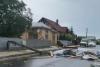 Furtună puternică în Suceava: copaci doborâți și acoperișuri smulse de vânt 18849841