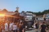 Sute de camioane tunate fac spectacol la Alba Iulia, la Festivalul pasionaților de camioane  18853370