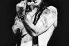 Axl Rose, solistul Guns N' Roses, dat în judecată de fostul model Penthouse Sheila Kennedy, care susține că a violat-o în 1989 18871295