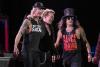 Axl Rose, solistul Guns N' Roses, dat în judecată de fostul model Penthouse Sheila Kennedy, care susține că a violat-o în 1989 18871296