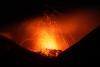 Erupția vulcanului Etna. Lava fierbinte curge pe versanții muntelui 18873003