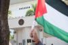 Aviator american, cu un steag palestinian, și-a dat foc în fața ambasadei Israelului din SUA 18886436