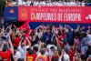 Fiesta! Spania, primire regală a campionilor Euro 2024: Regele Felipe al VI-lea și mii de cetățeni i-au felicitat pe sportivi 18907919