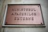 Scandal în MAE! Timp de 12 ani, o contabilă ar fi plătit salarii iubitului ei și fiului acestuia, deși nu erau angajați la minister 18923621