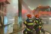 Incendiu URIAȘ în Galați! Ard depozitele din oraș 18958836
