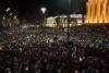 Proteste violente în Georgia: manifestanții pro-europeni au încercat să ia cu asalt palatul prezidențial 18974718