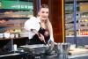Chef Alexandru Sautner a câștigat amuleta de ieri la Chefi la cuțite. Diseară, Gabi Tamaș vine la degustarea amuletei pentru care jurații gătesc în Piața Sfatului din Brașov 18982456