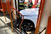 Accident grav în Capitală! Mașină intrată în plin în refugiul de tramvai, mai mulți răniți 18999711