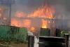 Dezastru în Vrancea: Un sat întreg în pericol după ce 11 case de lemn au fost cuprinse de flăcări 19005424