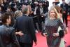 Apariție surpriză a unei românce pe covorul roșu de la Cannes, alături de vedetele cinematografiei mondiale 19010769