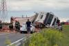 Tragedie pe centura Timișoarei: un bărbat a murit după ce un TIR încărcat cu cărămizi s-a răsturnat peste mașina sa 19011845