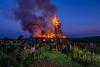 Incendiu violent la o biserică de lemn din Maramureș. Flăcările au cuprins și turla de 25 de metri 19016488