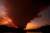 „Cenușă ca ninsoarea și flăcări cât blocul.” Peste 250.000 de oameni fug din calea incendiilor devastatoare din Franța și Spania 19019825