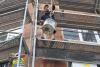 REPORTAJ: Salahor pentru o zi în construcții. ​​​​​​​Când ridici 180 de găleți cu ciment până acolo unde începe cerul și n-ai ce pune pe masă 19020348
